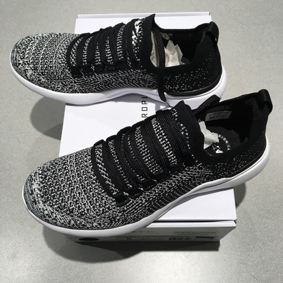 APL TechLoom Breeze Sneaker Black/White/Ombré NIB - Picture 4 of 6